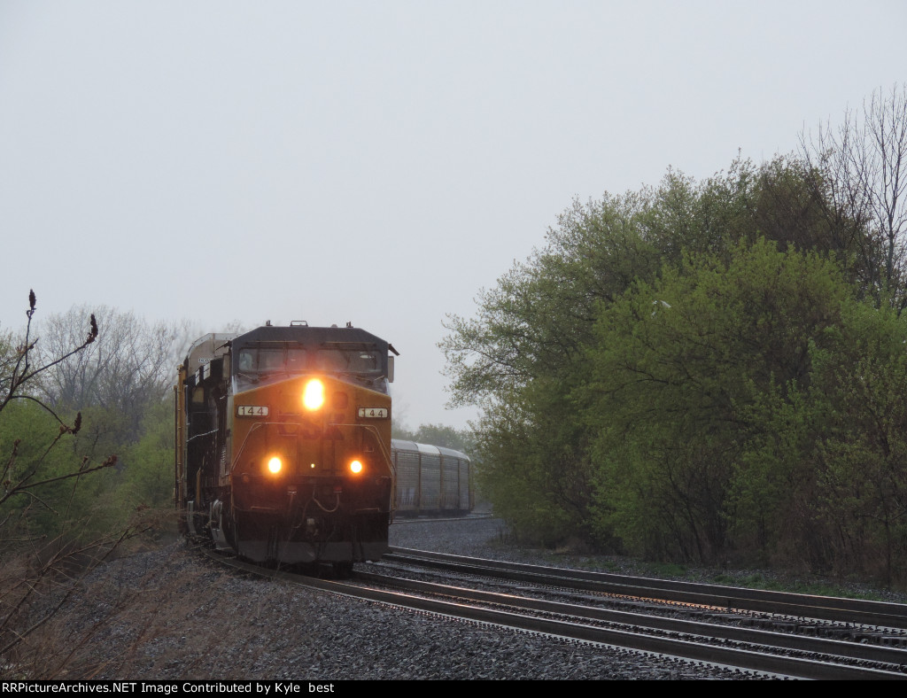 CSX 144 on M218